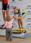 Peep giving a flower to Mo after her 3rd Place.